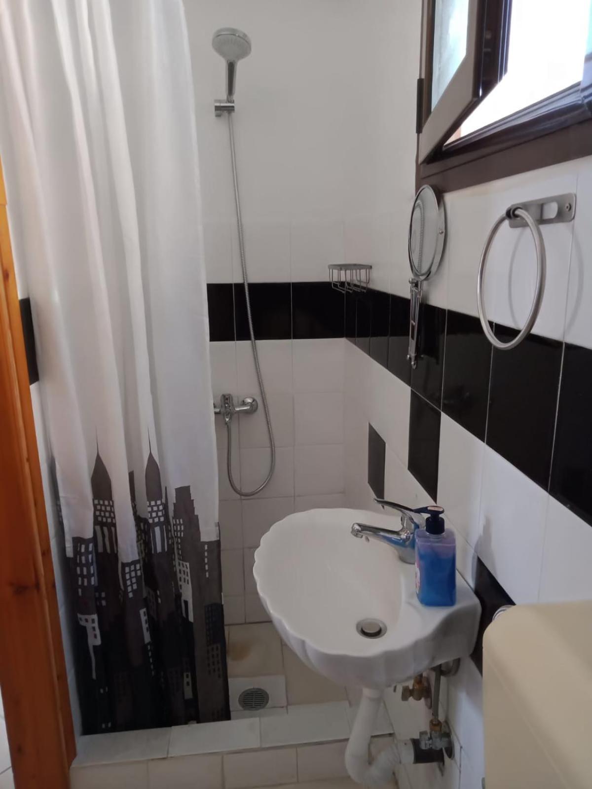 Sigri'S Beauty Apartment Sigrion Bagian luar foto